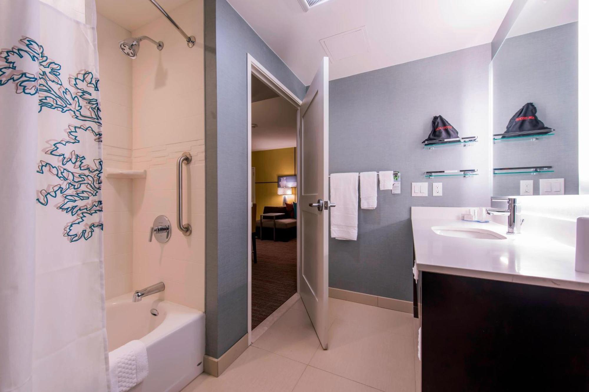 Residence Inn By Marriott Nashua Exterior photo